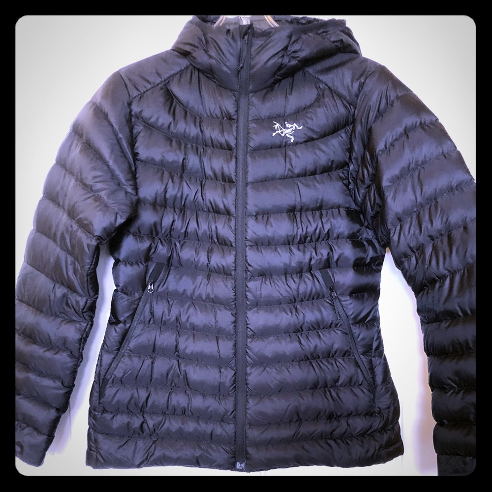 Arc’teryx light black womans hoodie jacket